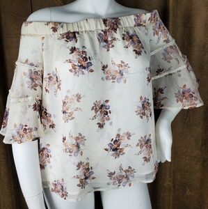 1. STATE OFF SHOULDER‎ FLORAL TOP